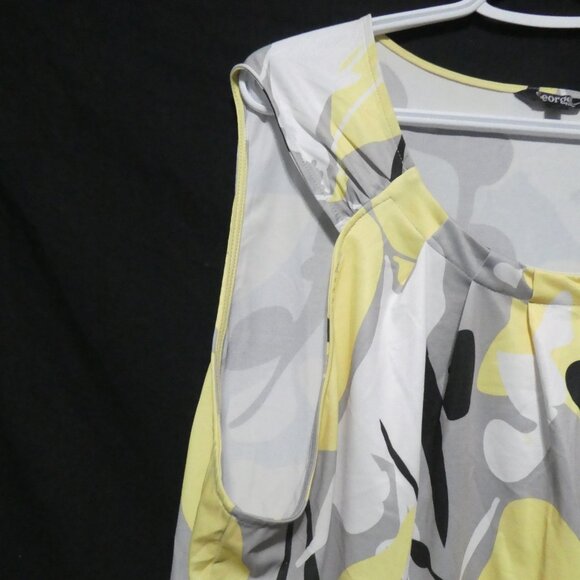 GEORGE PLUS | 3X | Gorgeous Floral Print Sleeveless Blouse - Picture 3 of 13